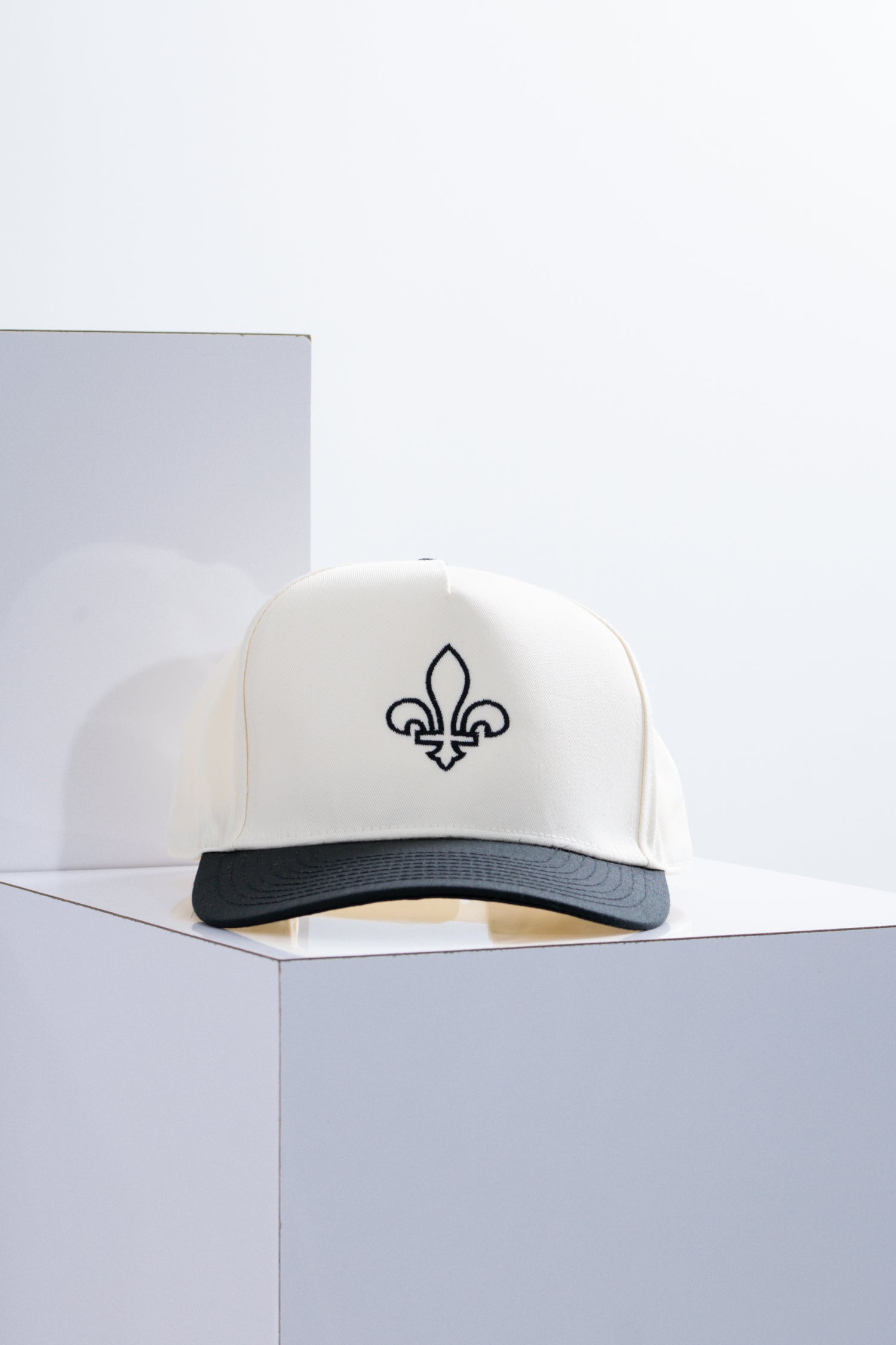 Casquette Fleur de lys – Snapback Crème - Mon Québec Mon Pays